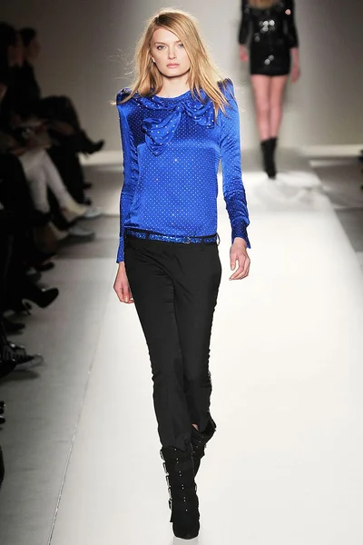 Look 12